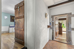 Photo 21- click for photo gallery